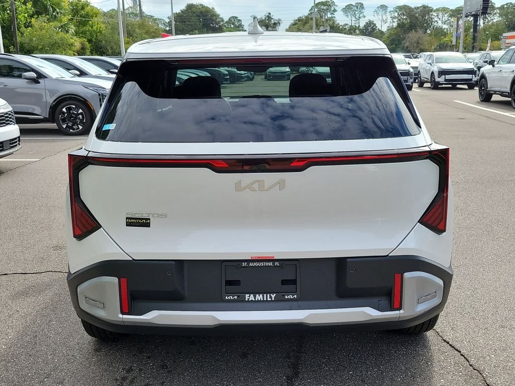 New 2027 Kia Seltos LX FWD image 5