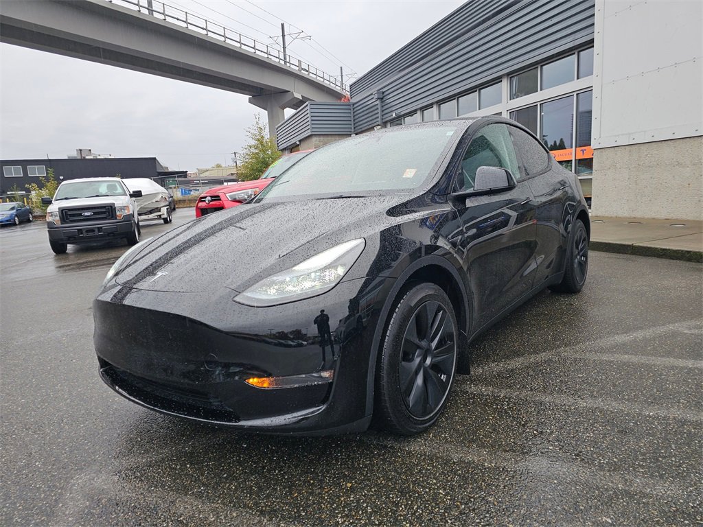 Used 2025 Tesla Model Y Long Range image 4