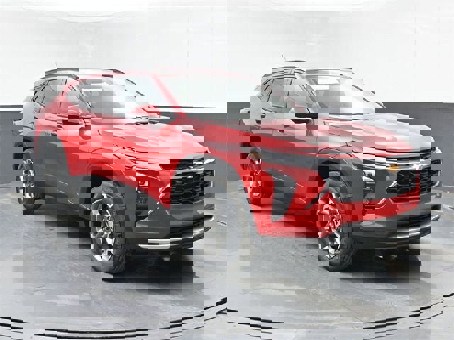 New 2026 Chevrolet Trax LT w/ Driver Confidence Package image 2