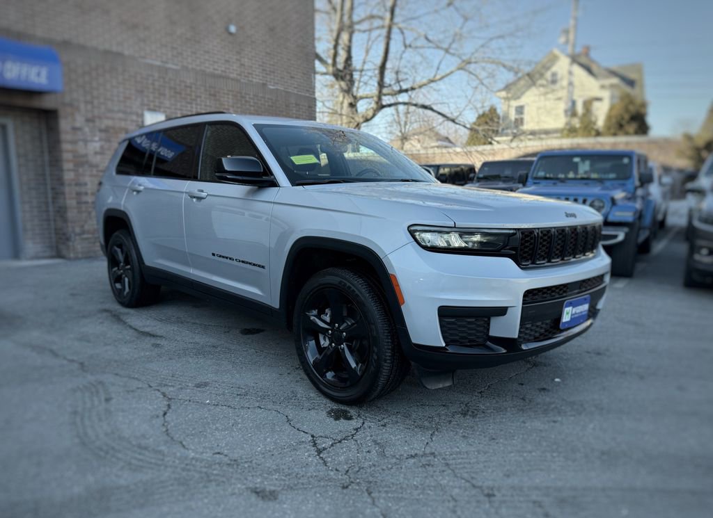 Used 2021 Jeep Grand Cherokee L Laredo image 3