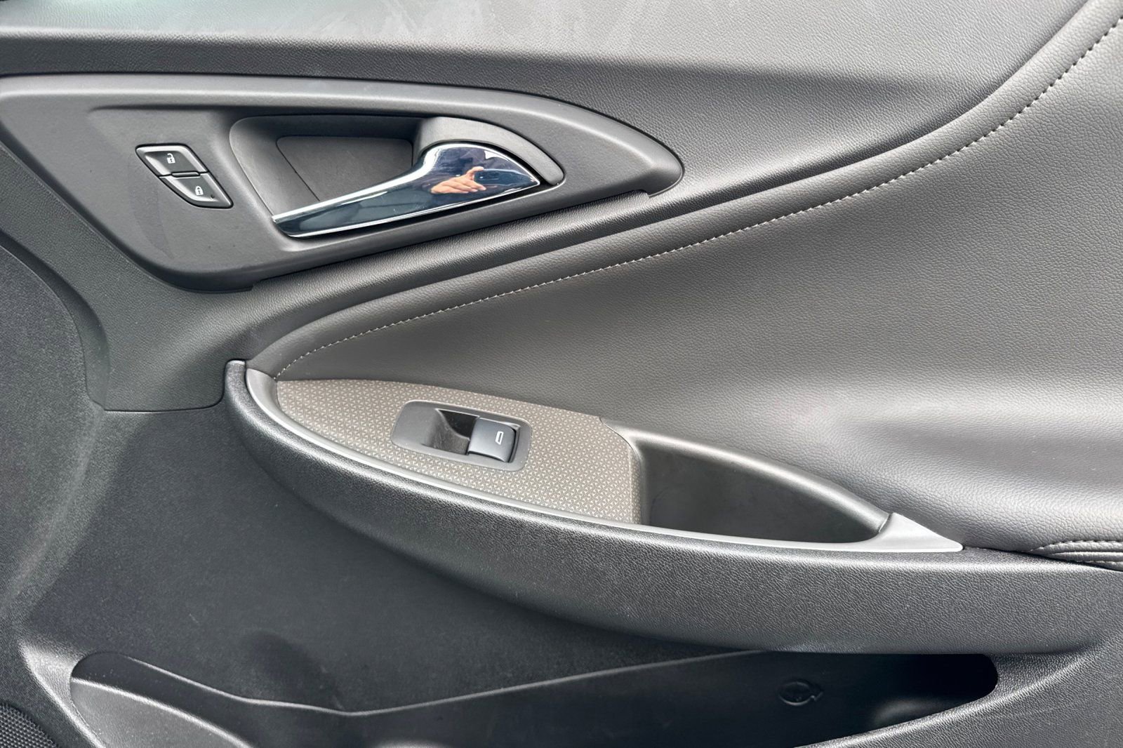 Certified 2022 Chevrolet Malibu LT w/ Leather Package image 18