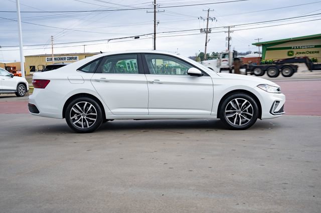 New 2026 Volkswagen Jetta SE image 7