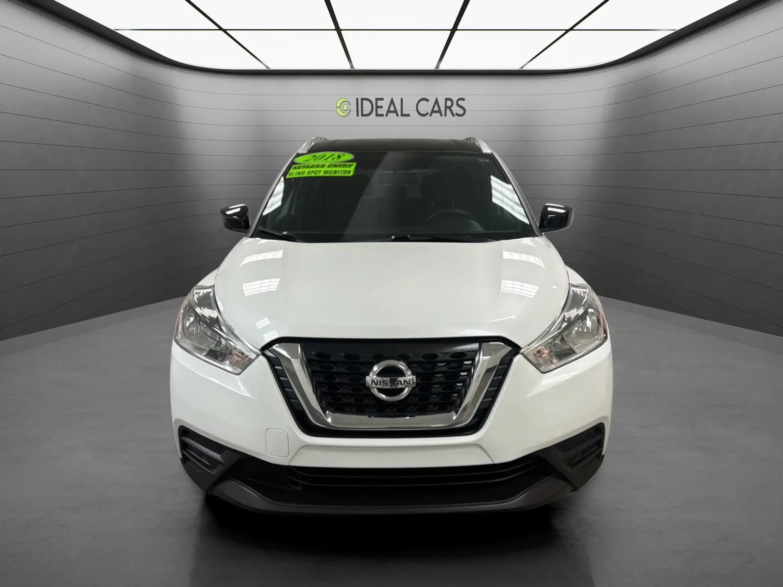 Used 2018 Nissan Kicks SV FWD image 2