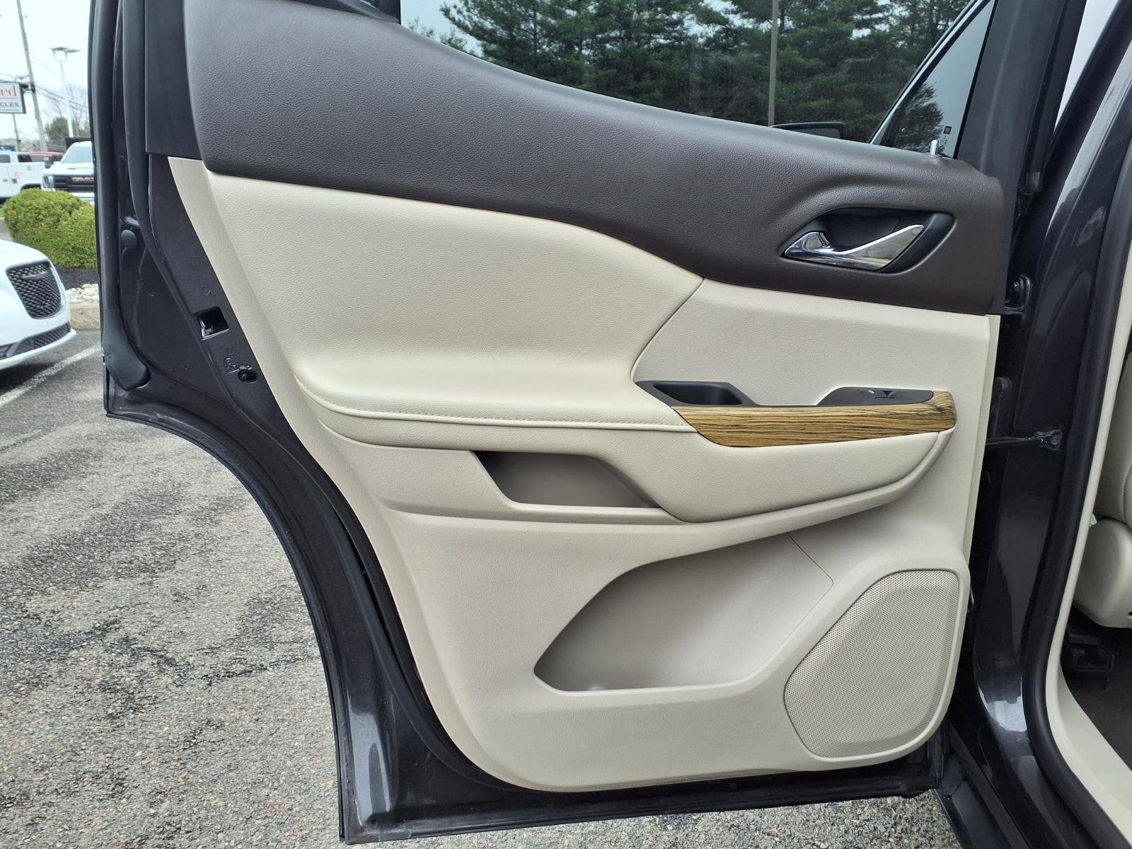 Used 2018 GMC Acadia Denali w/ Technology Package image 21