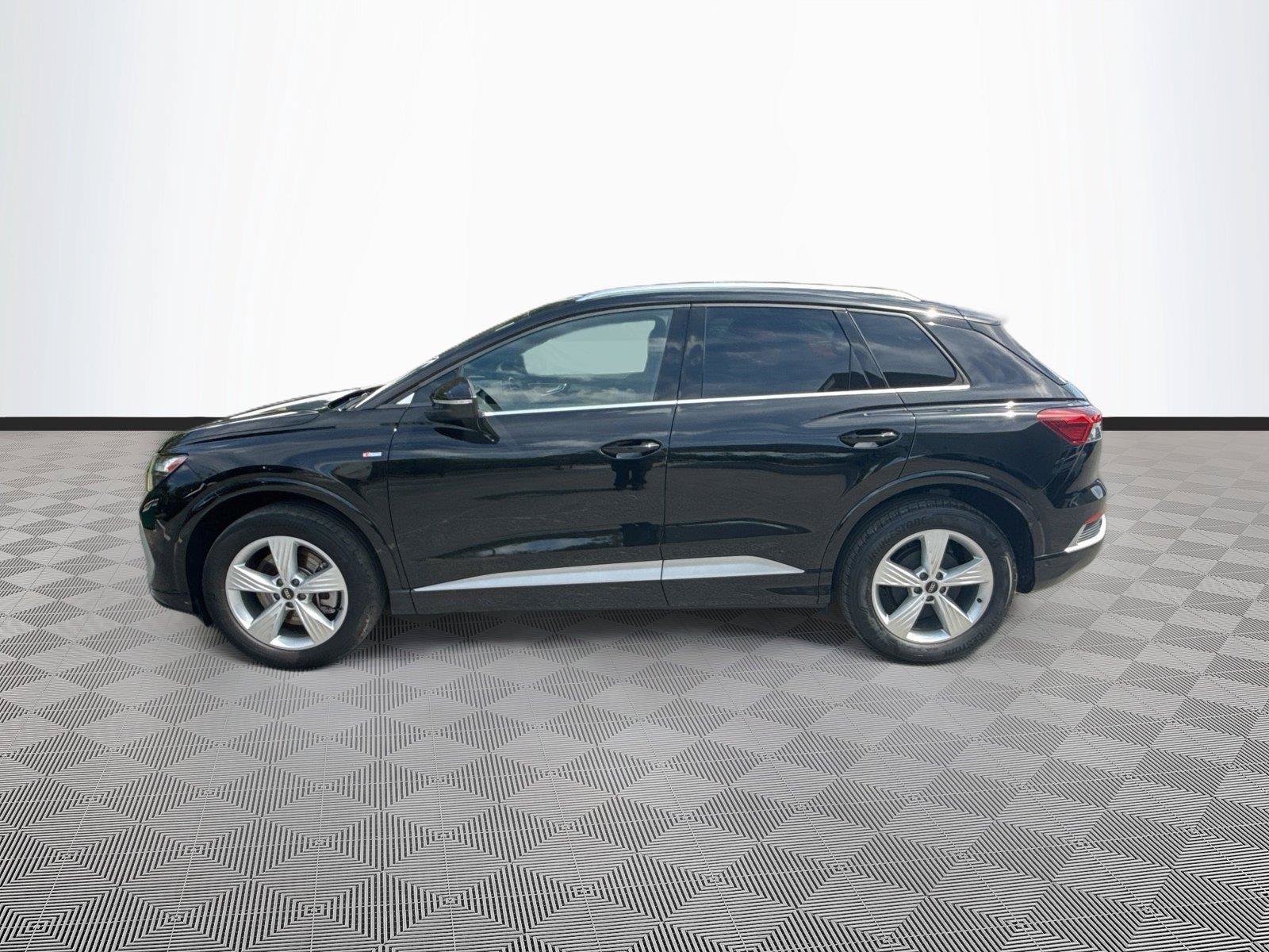 Used 2023 Audi Q4 e-tron Premium Plus w/ Premium Plus AWD/4WD image 4
