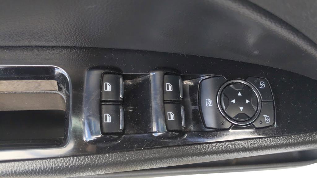 Used 2014 Ford Fusion SE w/ Equipment Group 202A FWD image 16