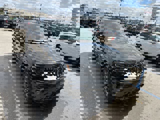 Used 2016 Jeep Grand Cherokee Limited 75th Anniversary image 22