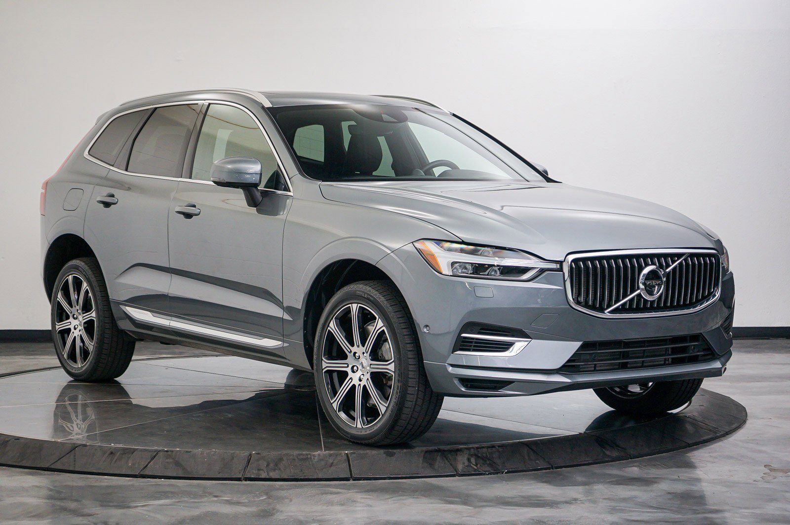 Used 2020 Volvo XC60 T8 Inscription w/ Protection Package Premier image 13