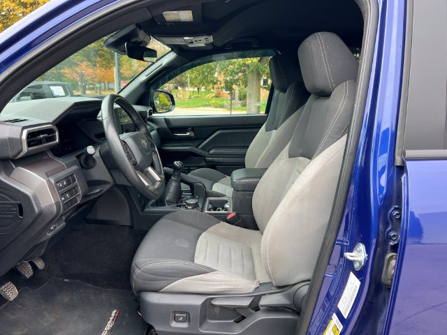 Used 2024 Toyota Tacoma TRD Off-Road AWD/4WD image 4