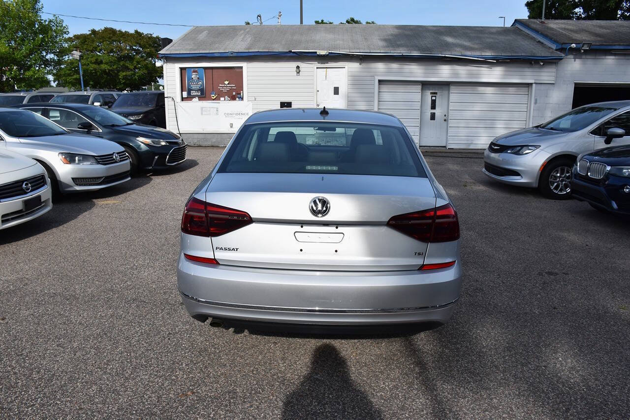 Used 2019 Volkswagen Passat 2.0T Wolfsburg w/ Wheels & Sunroof Package FWD image 4