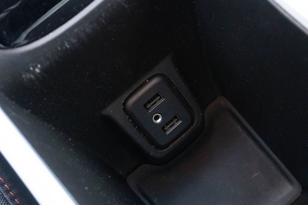 Used 2020 Chevrolet Bolt LT image 32