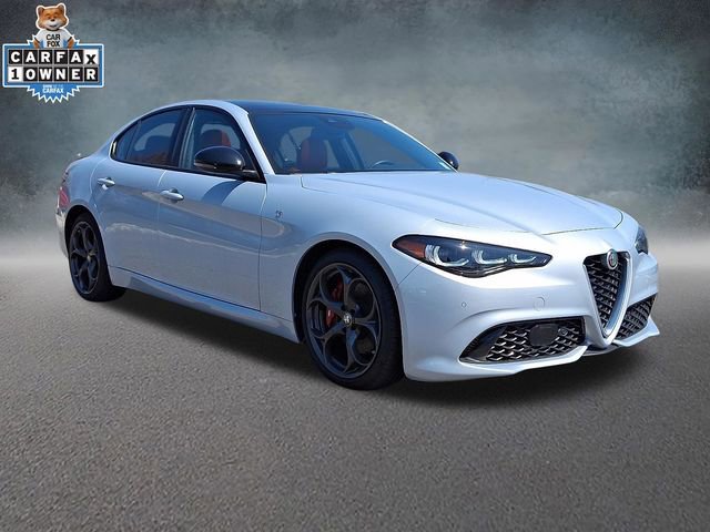 Used 2024 Alfa Romeo Giulia Ti w/ Performance Driving Package RWD image 3