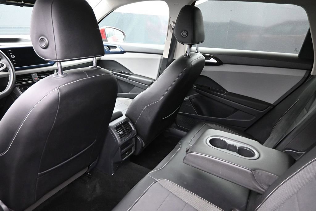 Used 2022 Volkswagen Taos SE AWD/4WD image 25