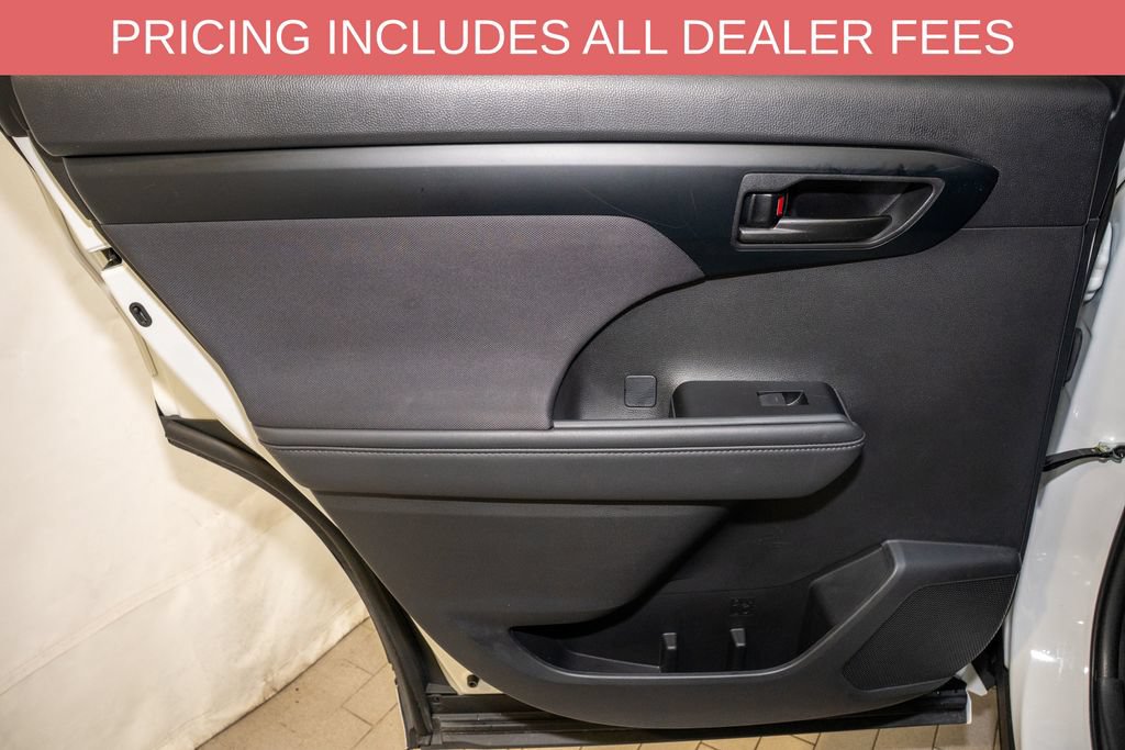 Certified 2025 Toyota Highlander LE AWD/4WD image 10