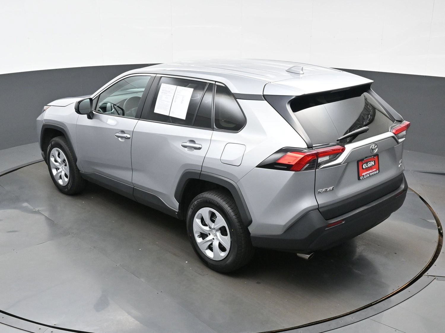 Used 2024 Toyota RAV4 LE AWD/4WD image 36