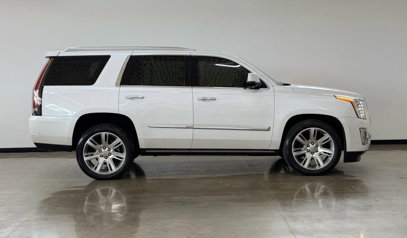Used 2020 Cadillac Escalade Premium Luxury AWD/4WD image 8