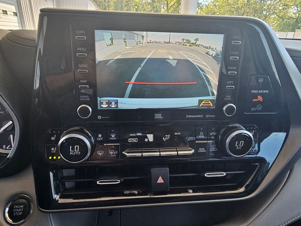 Used 2022 Toyota Highlander Limited FWD image 27
