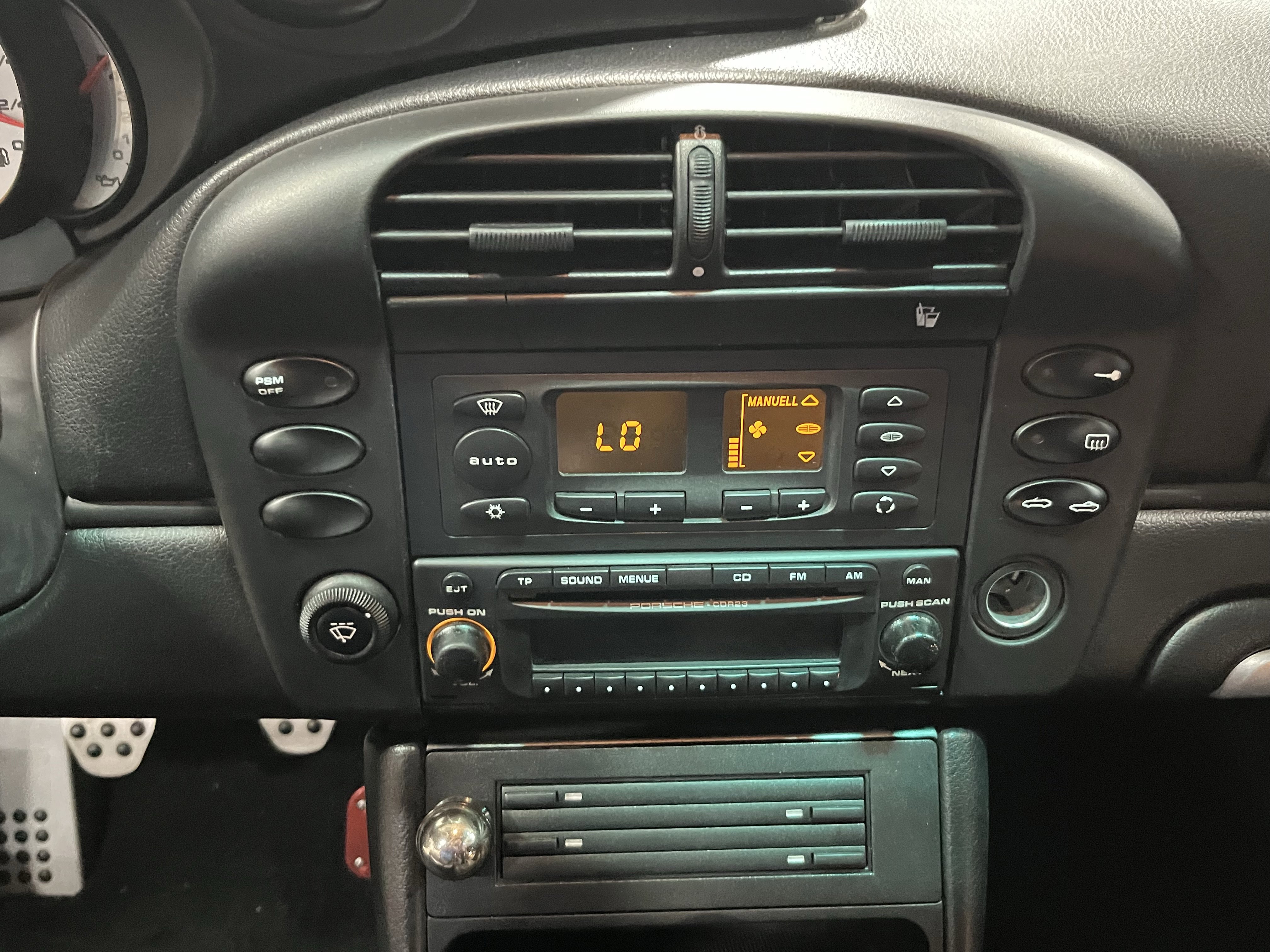 Used 2003 Porsche 911 Carrera image 14