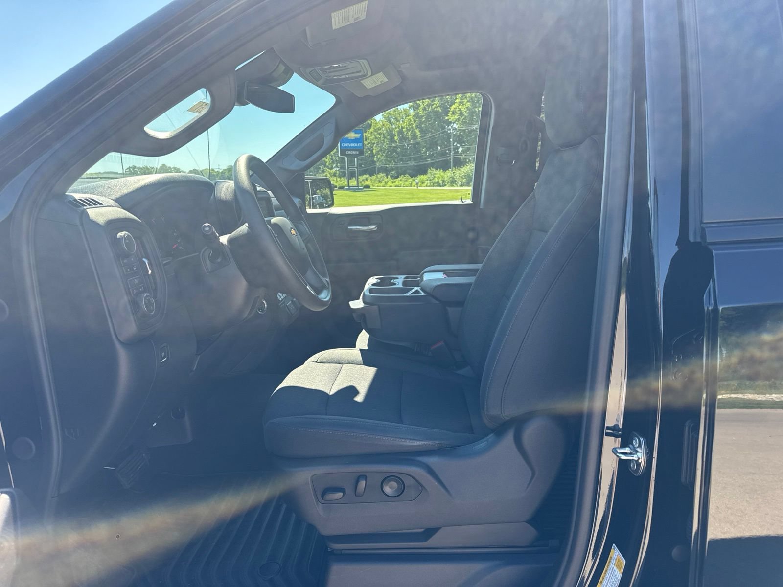 New 2026 Chevrolet Silverado 1500 Custom w/ Turbomax Blackout Package AWD/4WD image 17