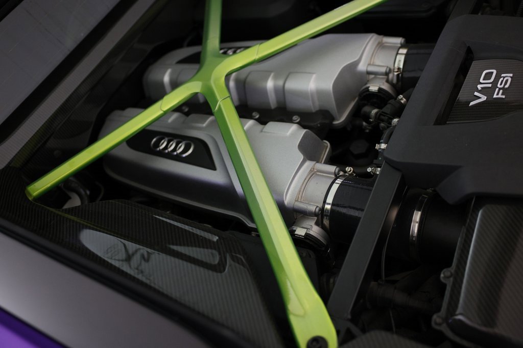 Used 2017 Audi R8 V10 w/ Carbon Exterior Package image 13