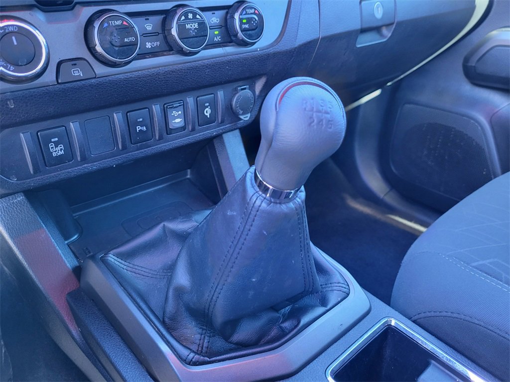 Used 2017 Toyota Tacoma TRD Sport w/ Premium & Technology Package image 13