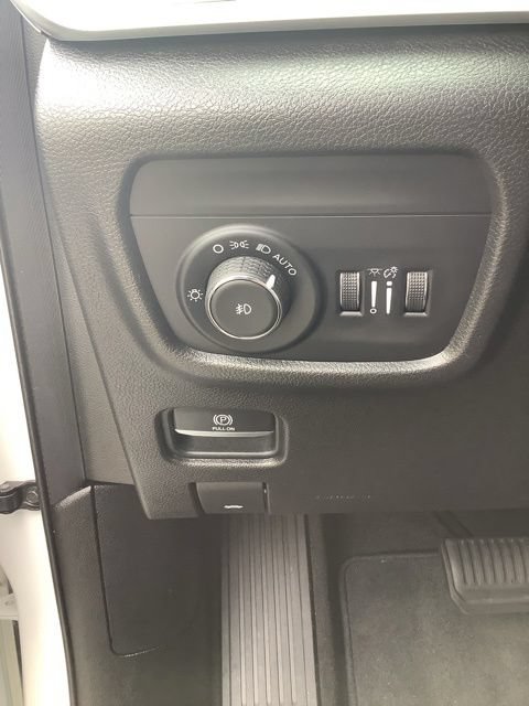 Used 2021 Jeep Grand Cherokee L Limited AWD/4WD image 27