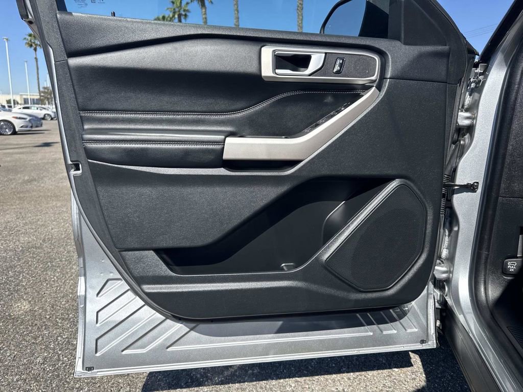 Certified 2023 Ford Explorer XLT image 18