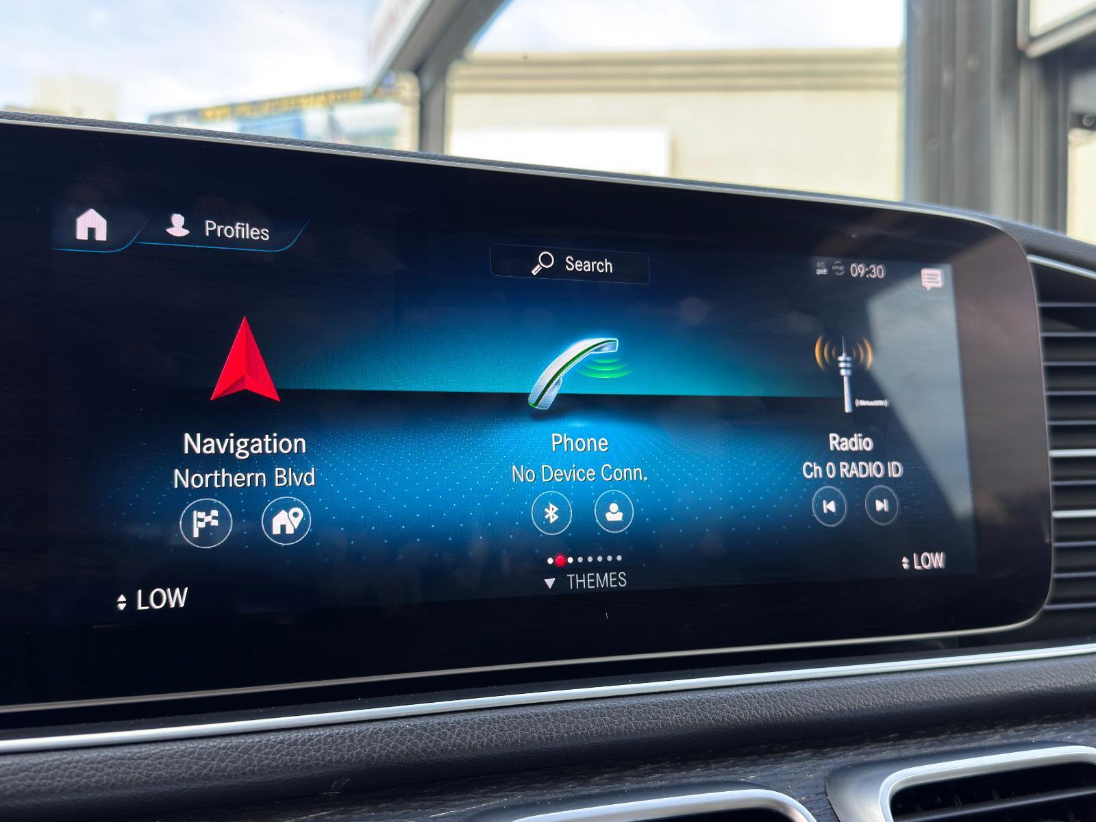 Used 2020 Mercedes-Benz GLE 350 4MATIC w/ Premium Package image 22