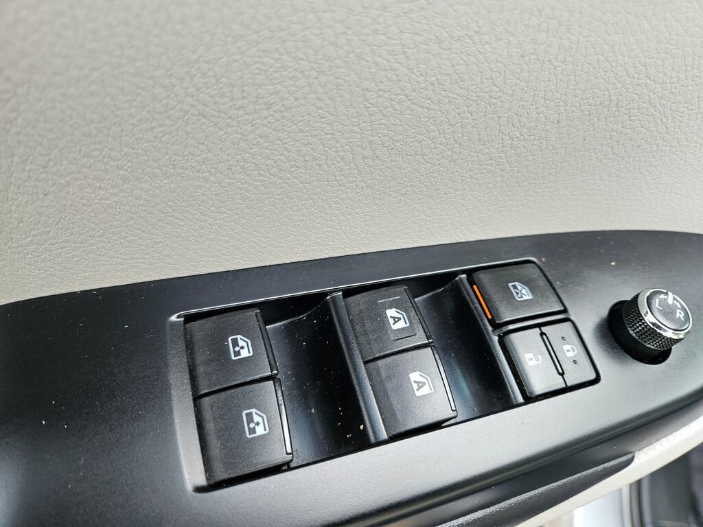 Used 2016 Toyota Highlander XLE image 22