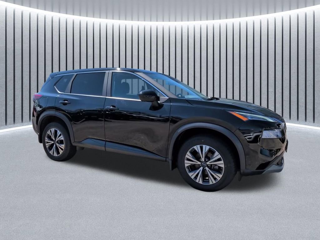 Used 2023 Nissan Rogue SV image 3