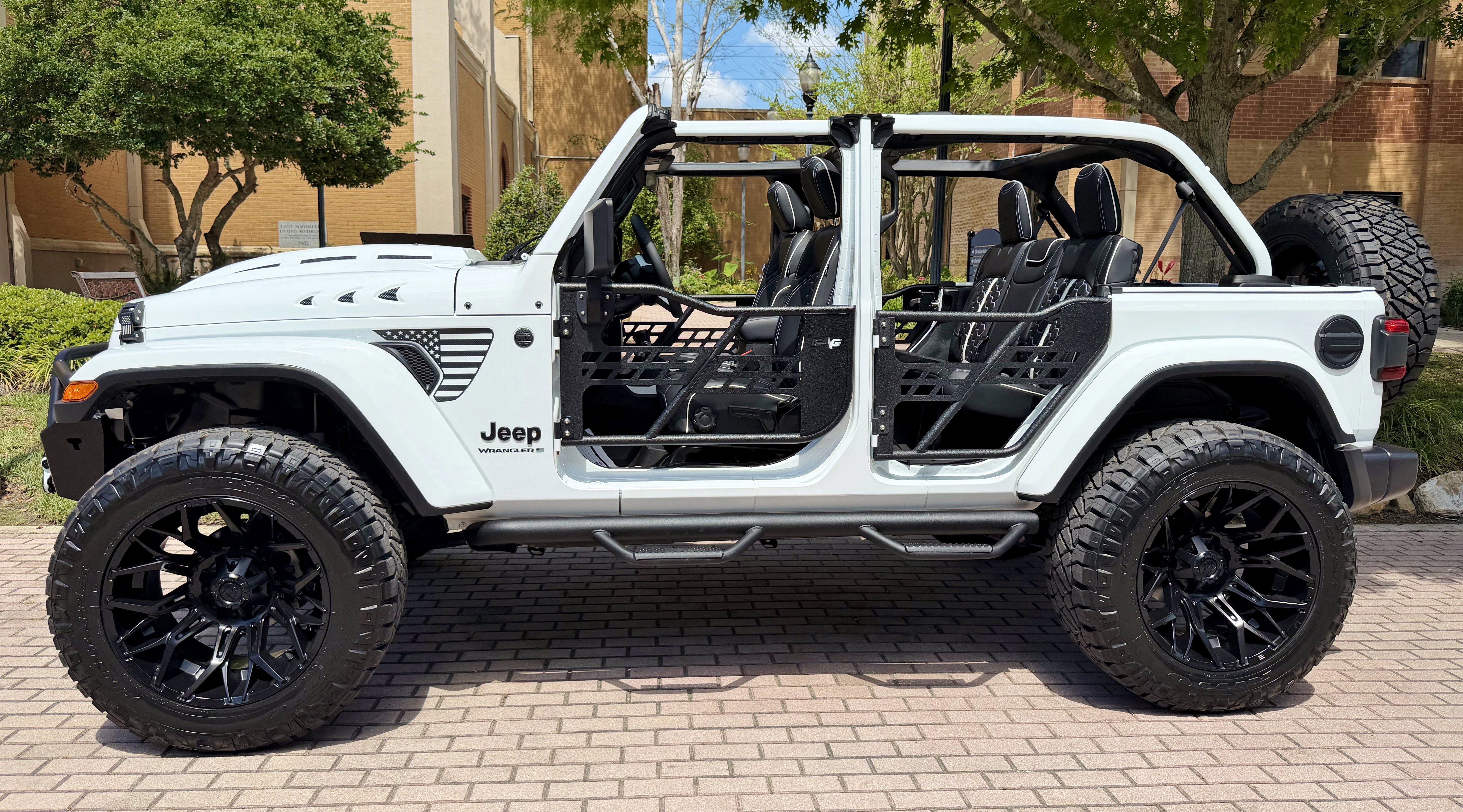 Used 2026 Jeep Wrangler Sahara AWD/4WD image 5