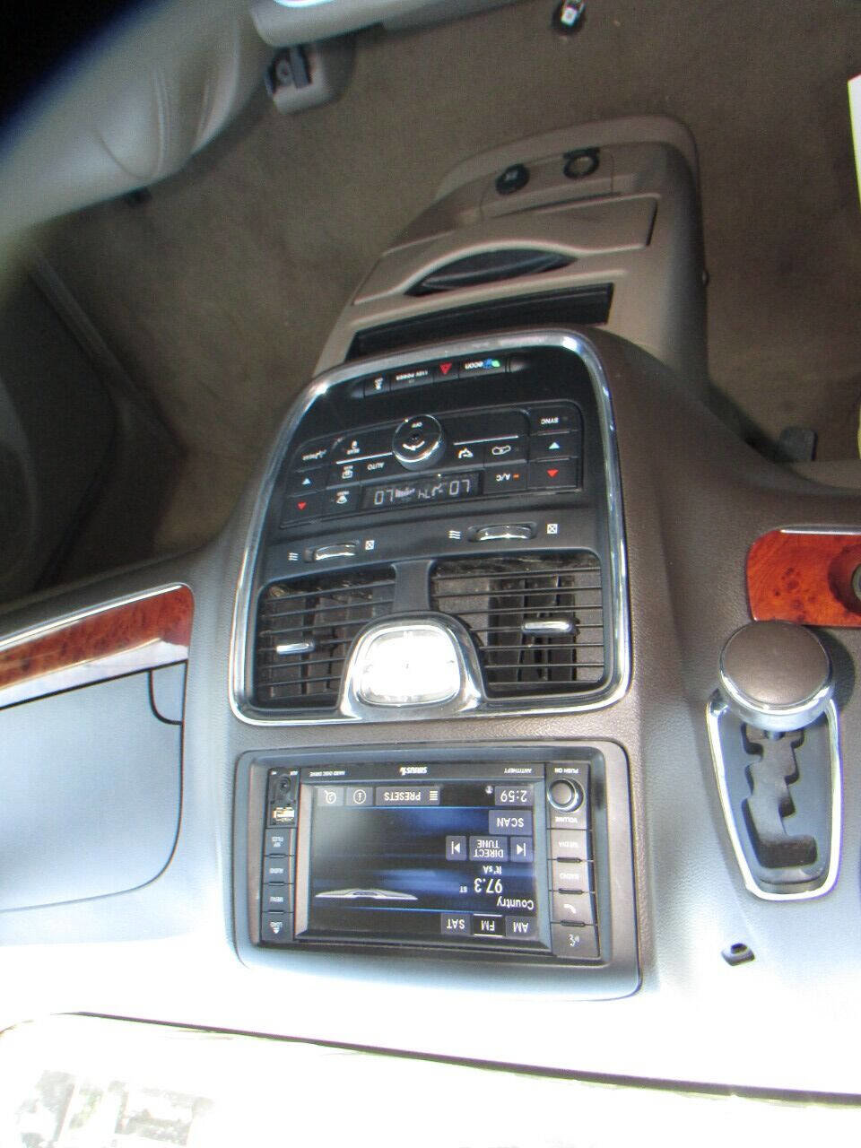 Used 2015 Chrysler Town & Country Touring image 52