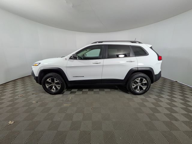 Used 2017 Jeep Cherokee Trailhawk w/ Cold Weather Group image 17