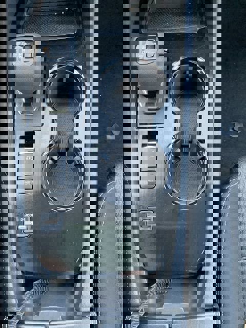 Used 2025 Nissan Rogue SV image 25