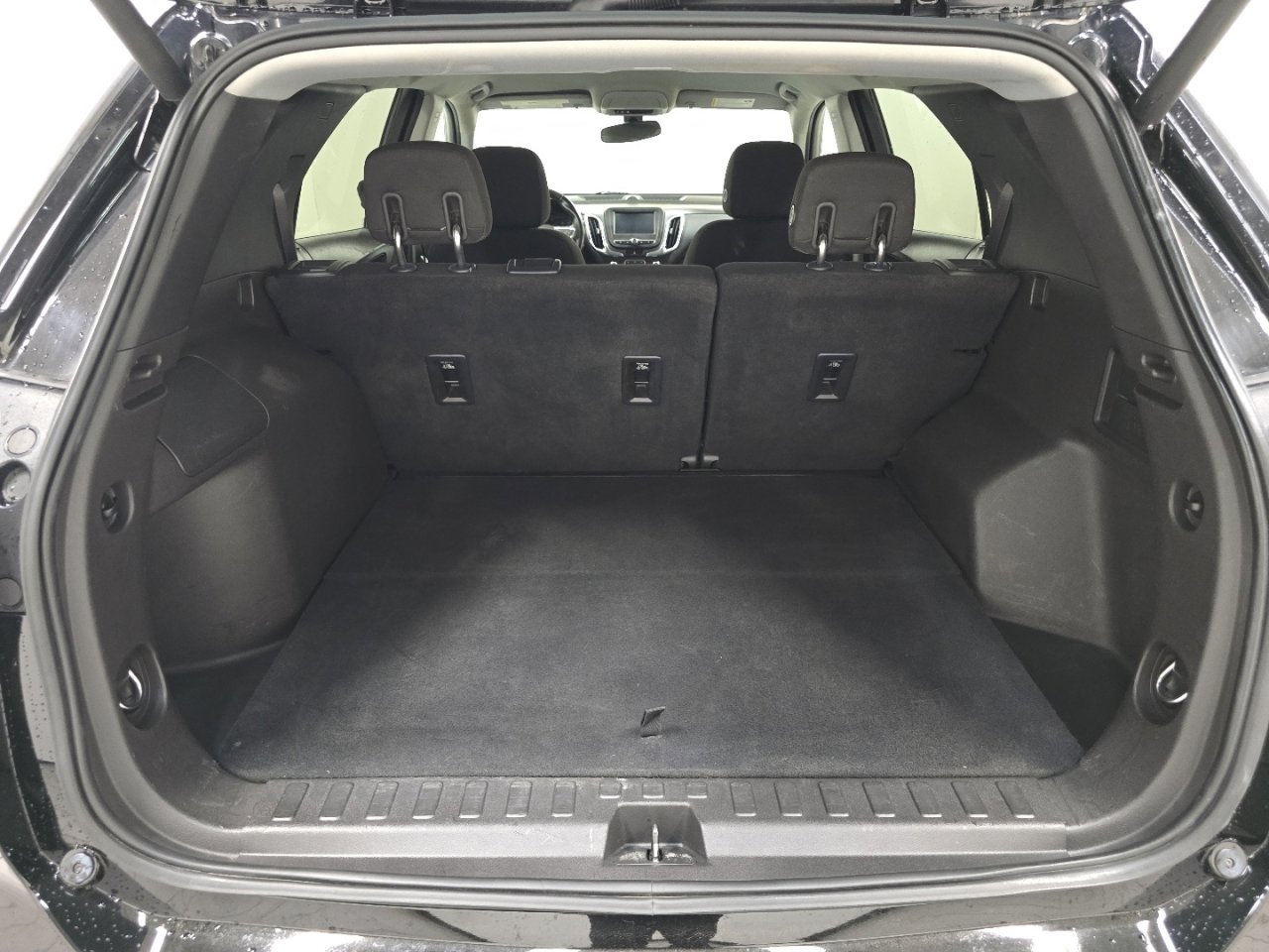 Used 2018 Chevrolet Equinox LT image 18