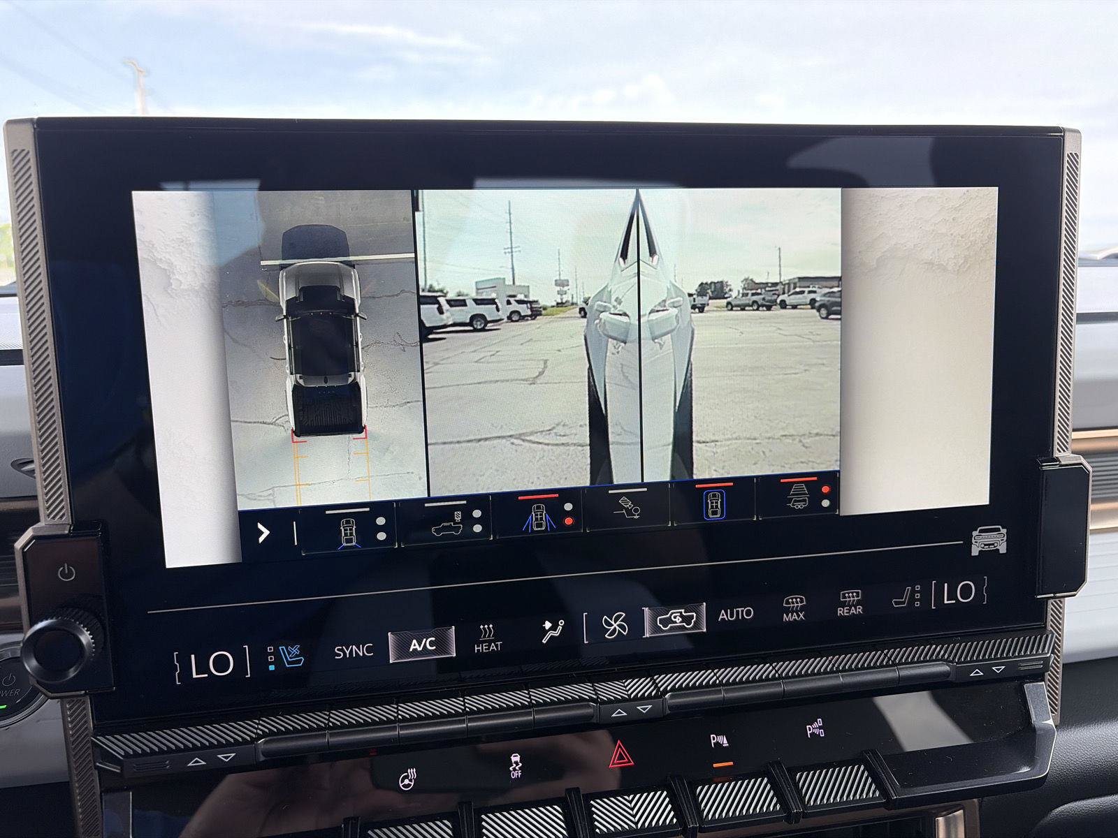 Used 2025 GMC Hummer EV 3X AWD/4WD image 32