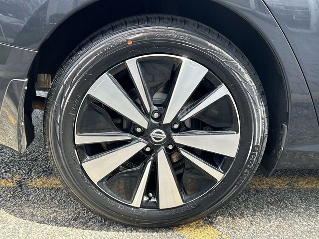 Certified 2021 Nissan Altima 2.5 SV w/ SV Premium Package FWD image 12