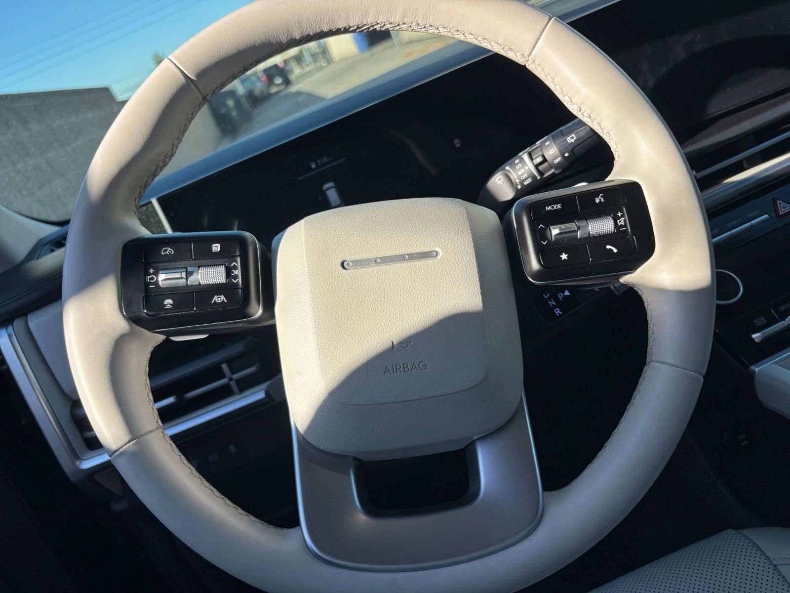 Used 2025 Hyundai Santa Fe SEL image 29