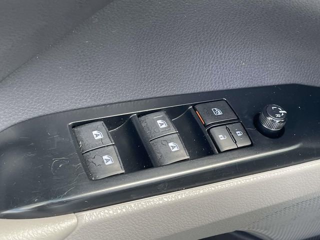 Used 2019 Toyota Camry LE FWD image 23
