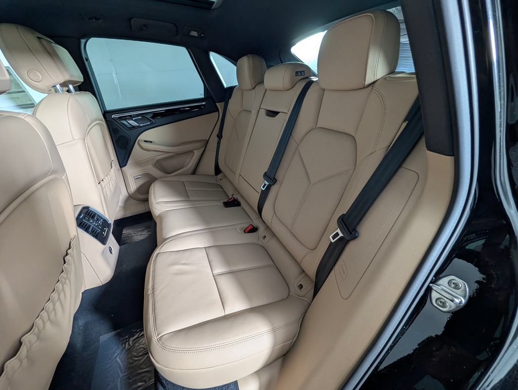 New 2026 Porsche Macan AWD/4WD image 24