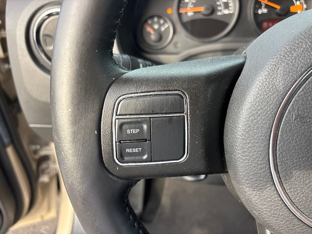 Used 2016 Jeep Patriot High Altitude FWD image 17