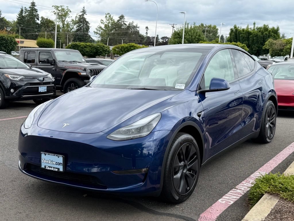 Used 2025 Tesla Model Y Long Range AWD/4WD image 4