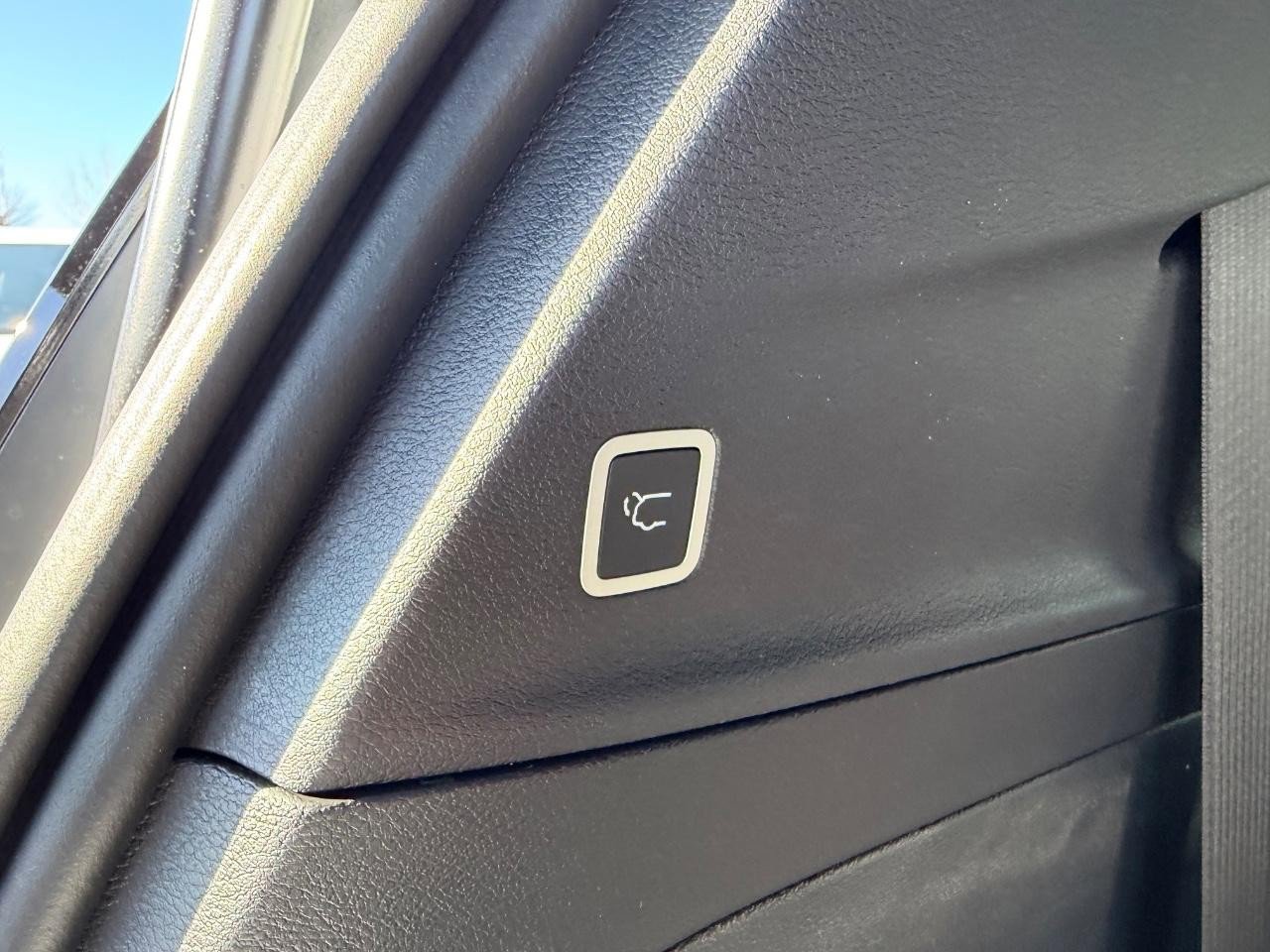 New 2026 Chrysler Pacifica Select FWD image 6