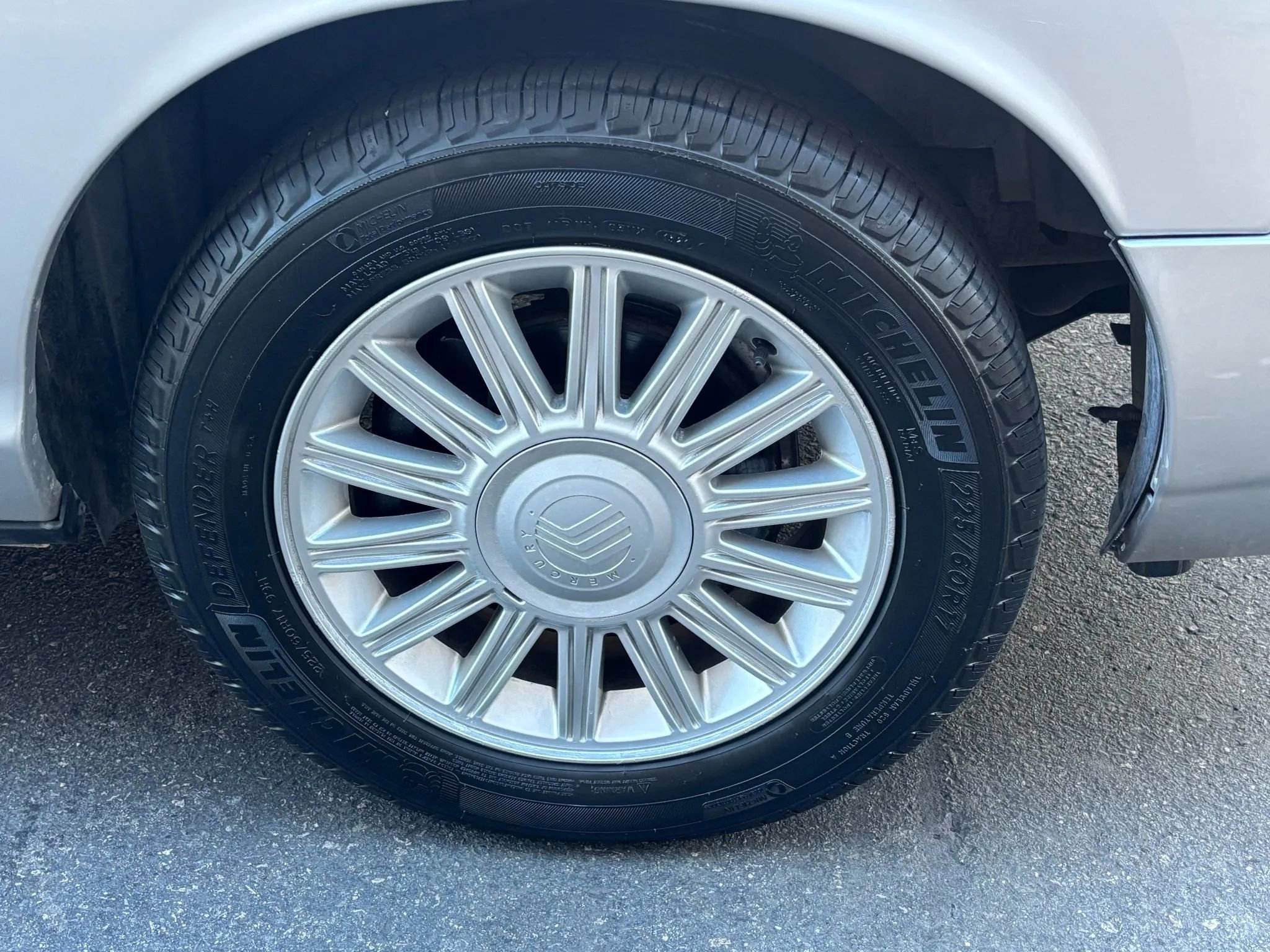 Used 2009 Mercury Grand Marquis LS image 37