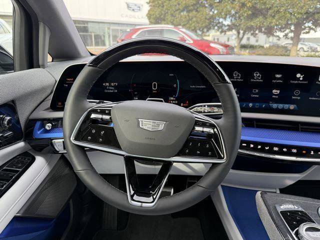 New 2025 Cadillac Optiq Luxury 1 image 17