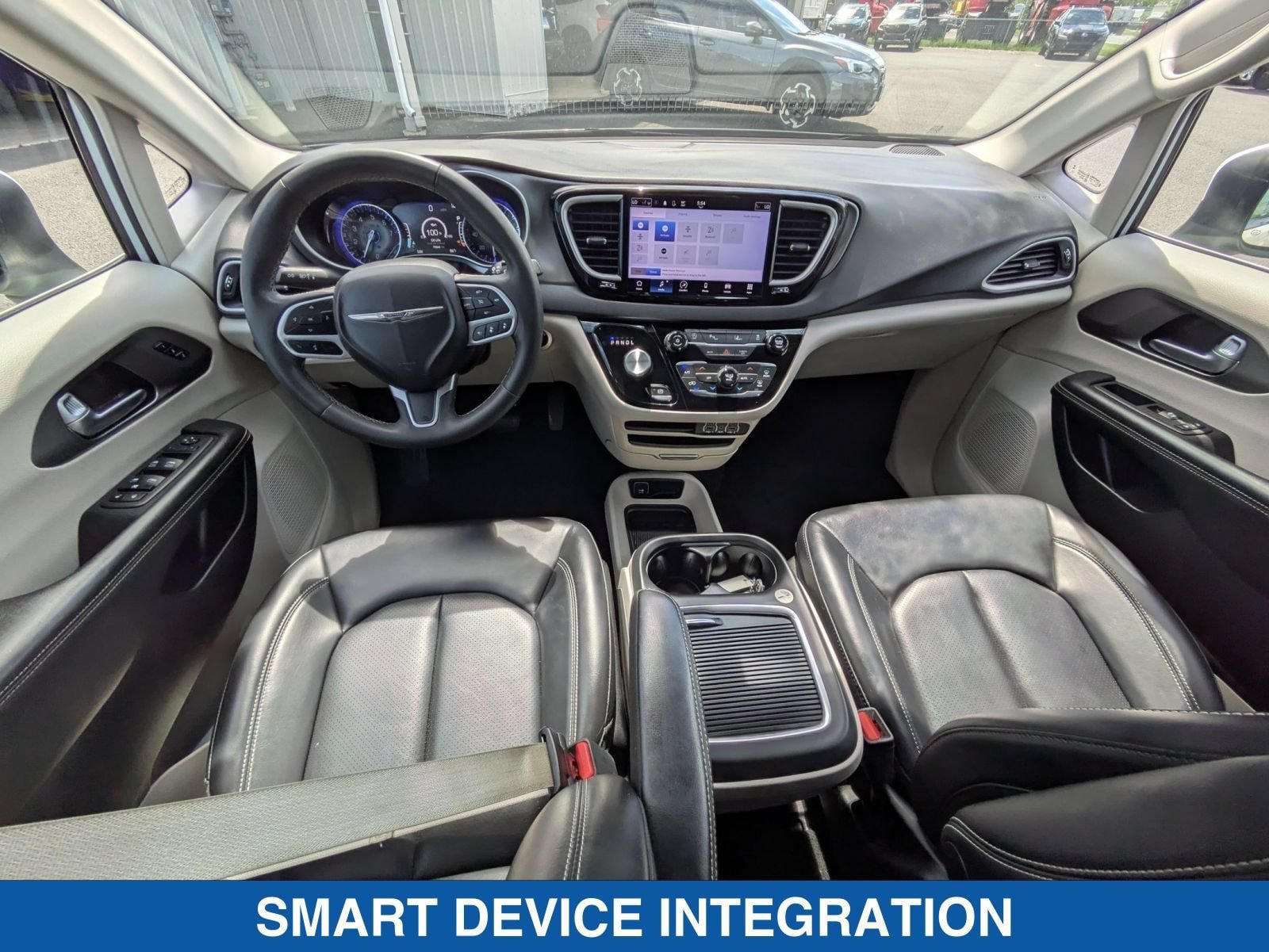 Used 2023 Chrysler Pacifica Touring-L FWD image 32