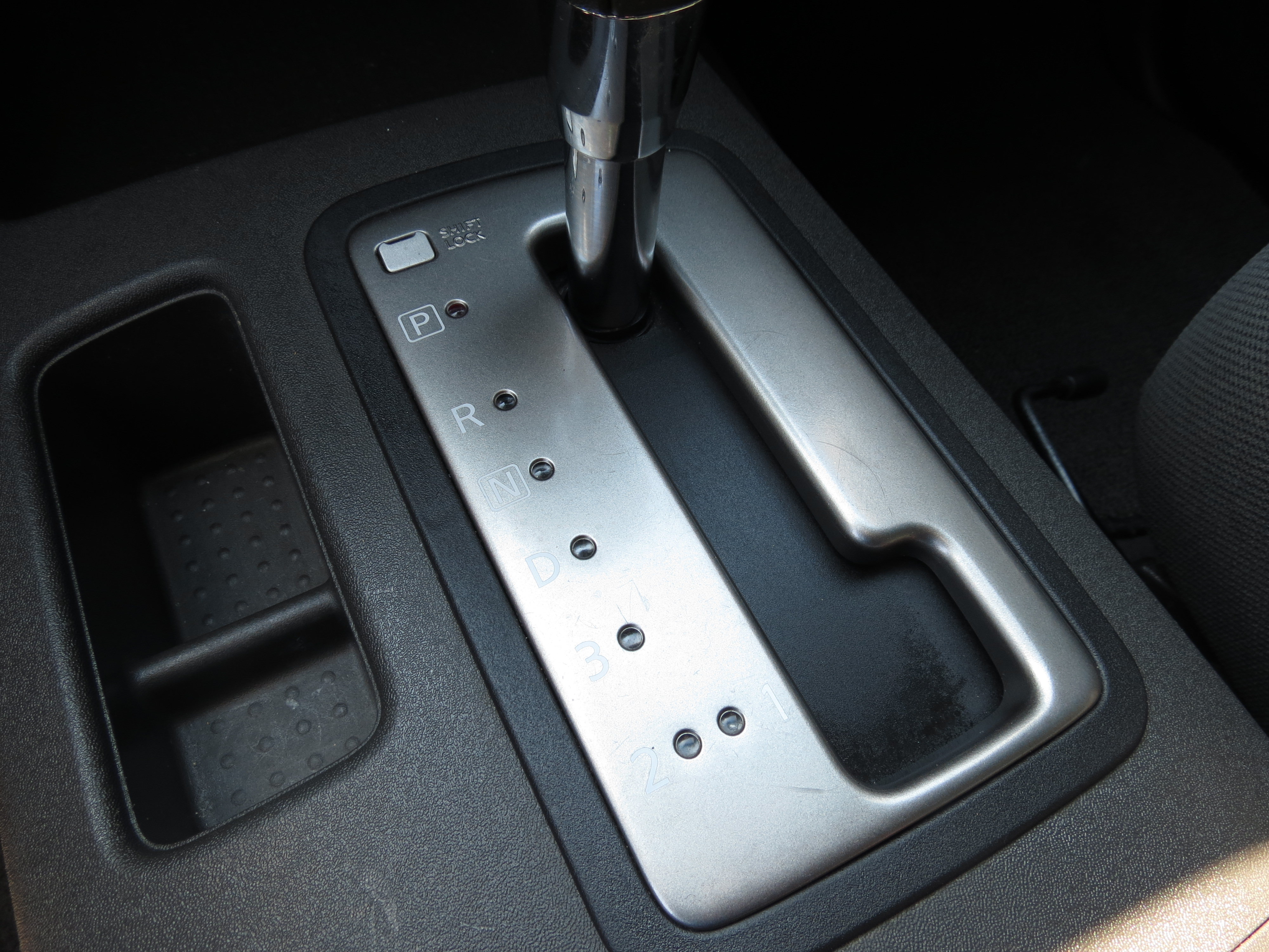 Used 2006 Nissan Frontier NISMO RWD image 18