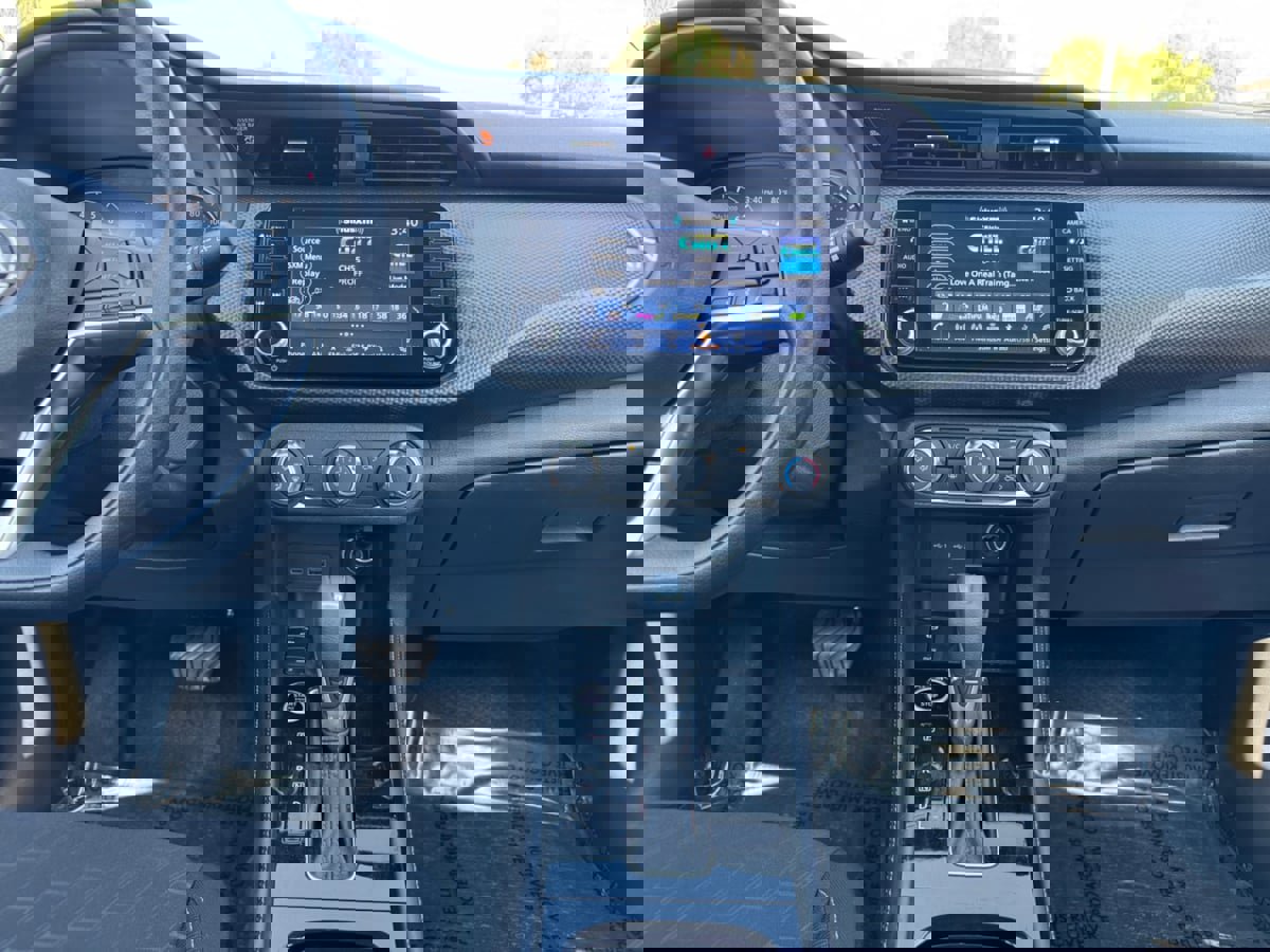 Used 2024 Nissan Kicks SV image 15