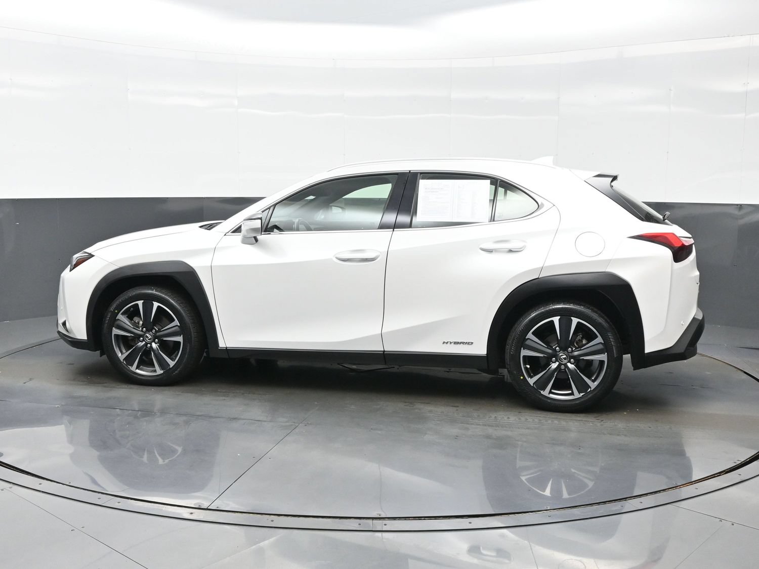 Used 2021 Lexus UX 250h w/ Premium Package AWD/4WD image 4