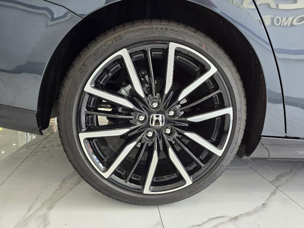 Used 2025 Honda Accord Touring image 25
